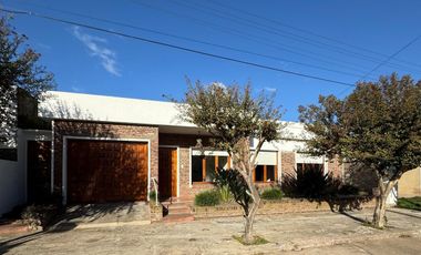 CASA EN VENTA EN JUAN JOSE PASO