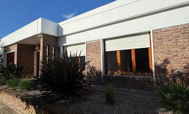 CASA EN VENTA EN JUAN JOSE PASO