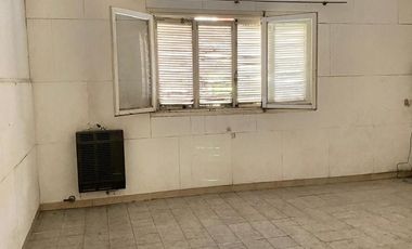 CASA EN VENTA EN PEHUAJO CON AMPLIO LOTE