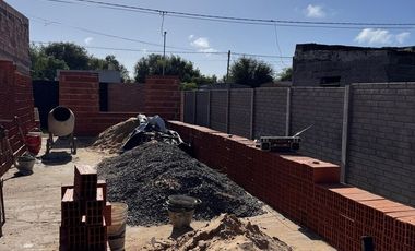 CASA EN VENTA EN PEHUAJÓ EN CONSTRUCCIÓN