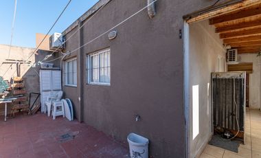 venta PH , 1 piso por escalera