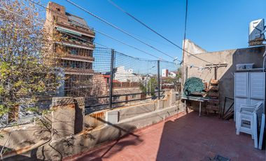 venta PH , 1 piso por escalera