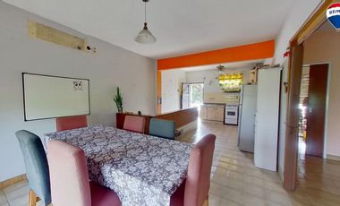 VENTA CASA 4 AMB CON COCHERA Y LOCAL VARELA CENTRO