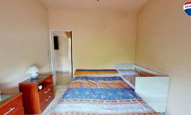 VENTA CASA 4 AMB CON COCHERA Y LOCAL VARELA CENTRO