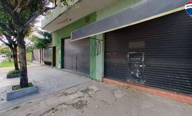 VENTA CASA 4 AMB CON COCHERA Y LOCAL VARELA CENTRO