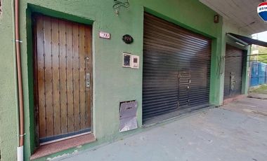 VENTA CASA 4 AMB CON COCHERA Y LOCAL VARELA CENTRO
