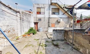 VENTA CASA 4 AMB CON COCHERA Y LOCAL VARELA CENTRO