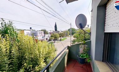 VENTA CASA 4 AMB CON COCHERA Y LOCAL VARELA CENTRO