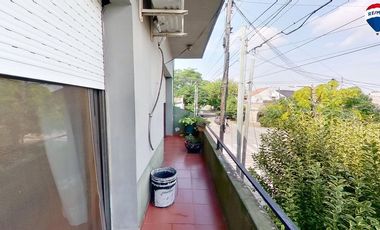 VENTA CASA 4 AMB CON COCHERA Y LOCAL VARELA CENTRO