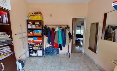 VENTA CASA 4 AMB CON COCHERA Y LOCAL VARELA CENTRO