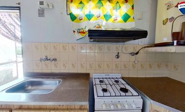 VENTA CASA 4 AMB CON COCHERA Y LOCAL VARELA CENTRO