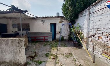 VENTA CASA 4 AMB CON COCHERA Y LOCAL VARELA CENTRO