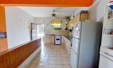 VENTA CASA 4 AMB CON COCHERA Y LOCAL VARELA CENTRO