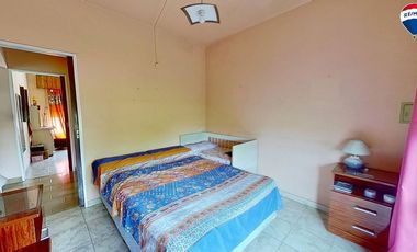 VENTA CASA 4 AMB CON COCHERA Y LOCAL VARELA CENTRO