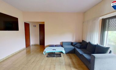 VENTA CASA 4 AMB CON COCHERA Y LOCAL VARELA CENTRO