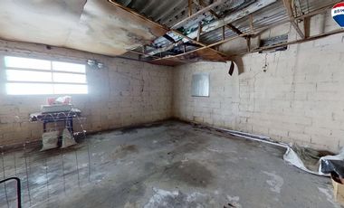 VENTA CASA 4 AMB CON COCHERA Y LOCAL VARELA CENTRO