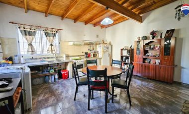VENTA VIVIENDA MULTIFAMILIAR FLORENCIO VARELA