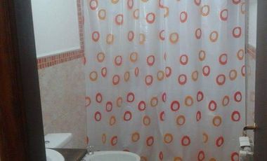 SE ALQUILA DEPTO TIPO DUPLEX DE 1 DORMITORIO