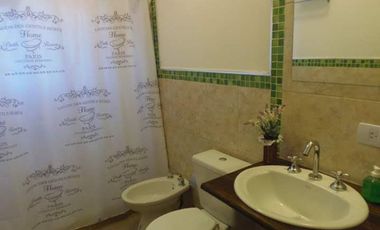 SE ALQUILA DEPTO TIPO DUPLEX DE 1 DORMITORIO