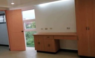 5 Bedroom 3 Floor Townhouse for Rent in Imus,Cavite