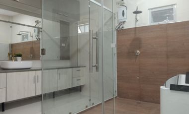 MODERN HOUSE AND LOT