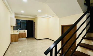 𝐅𝐎𝐑 𝐋𝐄𝐀𝐒𝐄: 𝐌𝐨𝐝𝐞𝐫𝐧 𝟒-𝐁𝐑 𝐓𝐨𝐰𝐧𝐡𝐨𝐮𝐬𝐞 𝐰/ 𝐌𝐚𝐢𝐝𝐬 𝐑𝐨𝐨𝐦 & 𝐂𝐚𝐫 𝐆𝐚𝐫𝐚𝐠𝐞 𝐚𝐭 𝐌𝐚𝐤𝐚𝐭𝐢 𝐂𝐢𝐭𝐲!