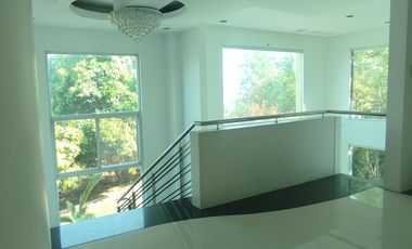 5bedrooms House and lot in Subic Zambales