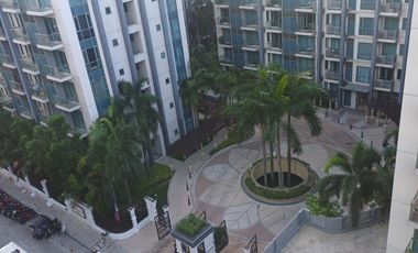 One Palm Tree Villas -- 1BR with Balcony in Pasay Newport World Resort