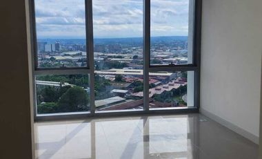 4 Bedroom Unit in Azuela Cove Condo in Davao For Sale