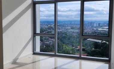 4 Bedroom Unit in Azuela Cove Condo in Davao For Sale