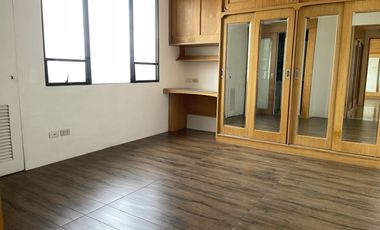 PENTHOUSE UNIT AT EISENHOWER CONDOMINIUM