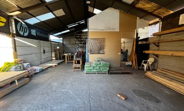 LOCAL COMERCIAL EN ARRIENDO CON TREMENDA UBICACIÓN