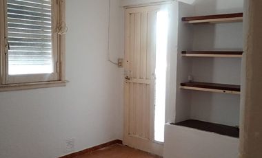 CASA VENTA BURZACO APAT CREDITO PROXIMA A YRIGOYEN