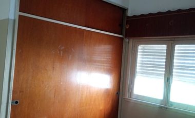 CASA VENTA BURZACO APAT CREDITO PROXIMA A YRIGOYEN
