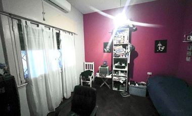 CASA 4 AMBIENTES EN VENTA MONTE GRANDE CENTRO