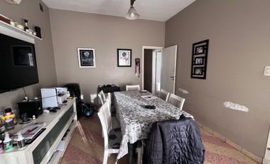 CASA 4 AMBIENTES EN VENTA MONTE GRANDE CENTRO