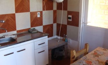 CASA CON PILETA, EN ALQUILER EN LAVALLE