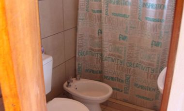 CASA CON PILETA, EN ALQUILER EN LAVALLE