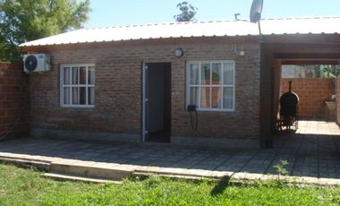 CASA CON PILETA, EN ALQUILER EN LAVALLE