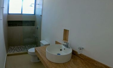 CASA EN VENTA MERIDA PRADERAS DEL MAYAB CON ALBERCA Y AMENIDADES