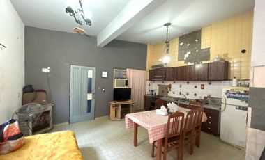 Casa con excelente acceso en Lanus Oeste