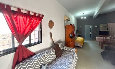 Casa con excelente acceso en Lanus Oeste