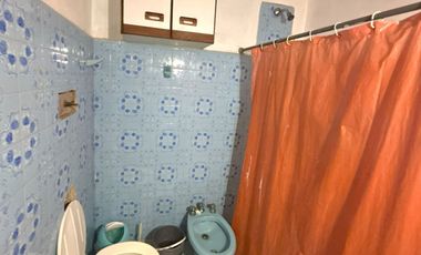 Casa con excelente acceso en Lanus Oeste