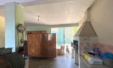 Casa con excelente acceso en Lanus Oeste