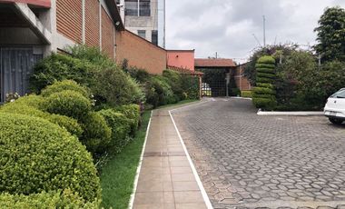 Casa en privada, 4 recámaras, jardín.