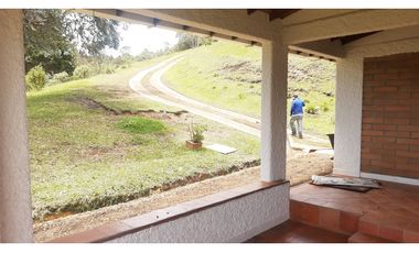 LLO-253-Casa Campestre-Guarne-Santa Elena-V.La Palma-Tres Puertas.
