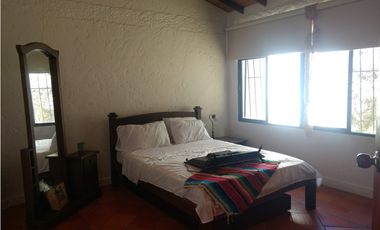 LLO-253-Casa Campestre-Guarne-Santa Elena-V.La Palma-Tres Puertas.