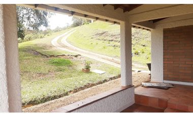 LLO-253-Casa Campestre-Guarne-Santa Elena-V.La Palma-Tres Puertas.