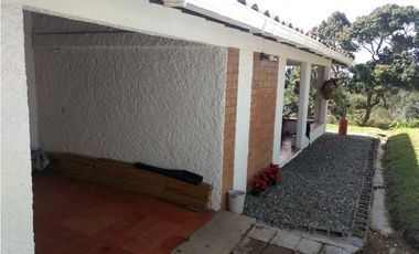 LLO-253-Casa Campestre-Guarne-Santa Elena-V.La Palma-Tres Puertas.