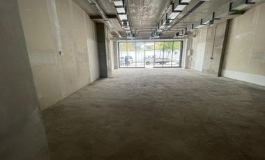 ARRIENDO Local Comercial de 126,52 m2, Metro Manuel Montt,